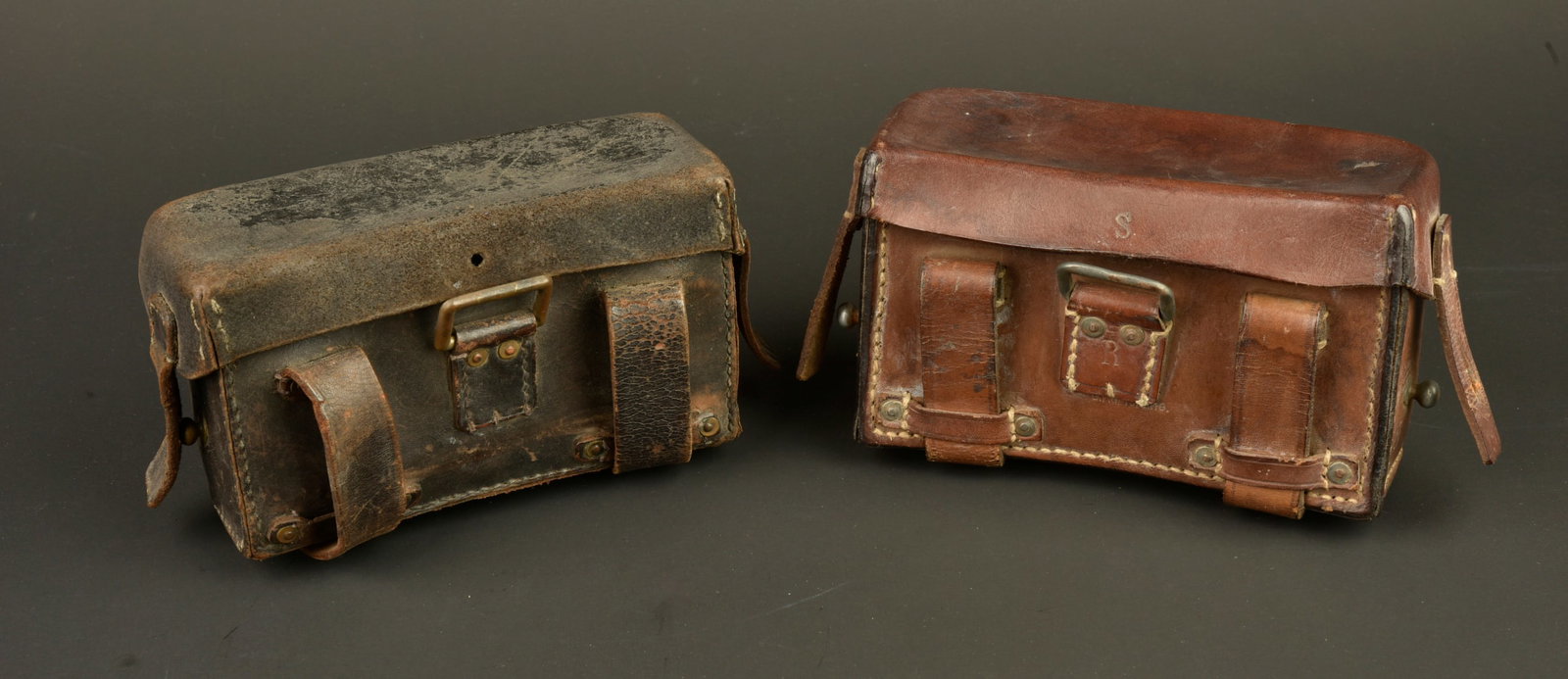 Deux sacoches d infirmier allemand. Two German medic pouches. (1 of 8)