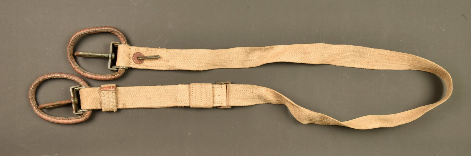 Sangle de mitrailleur MG08 ersatz en ortie. Ersatz MG08 machine gunner’s sling made of nettle (1 of 3)