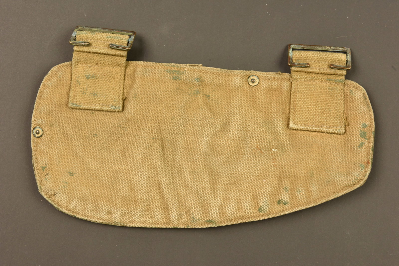 Banane porte outil individuel anglais en web. British webbing waist pouch for entrenching tool (1 of 3)