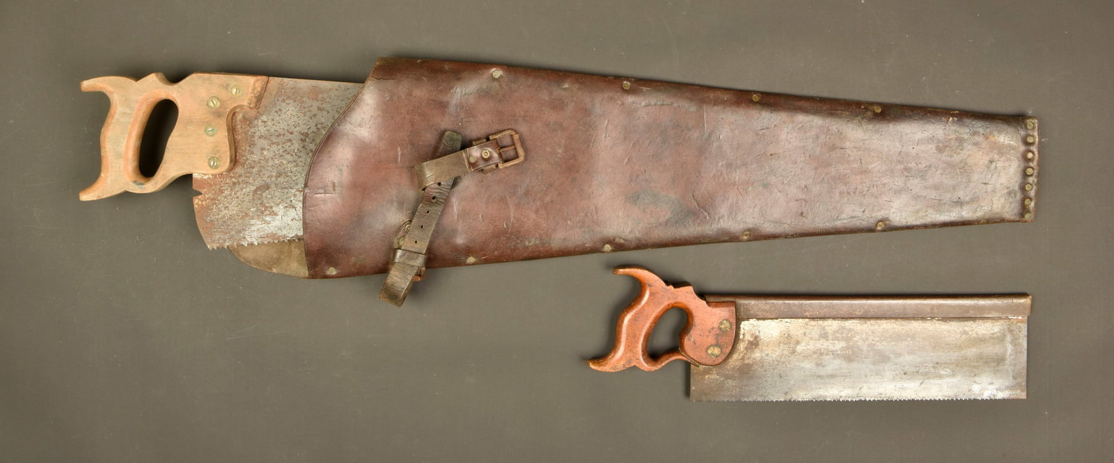 Lot de 2 scies anglaises. Lot of 2 British saws (1 of 4)