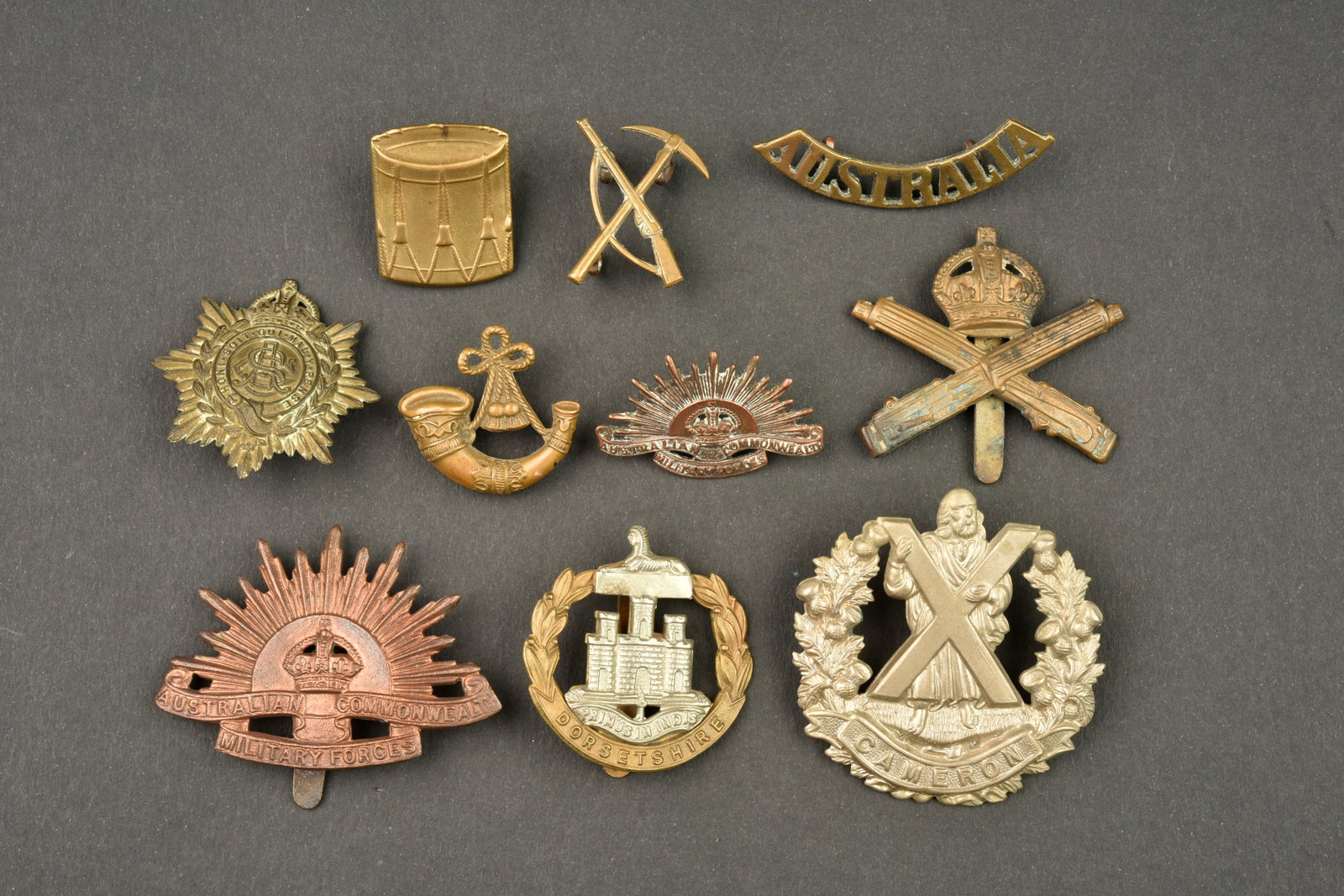 Lot de 10 insignes australiens et anglais. Lot of 10 Australian and British badges (1 of 2)