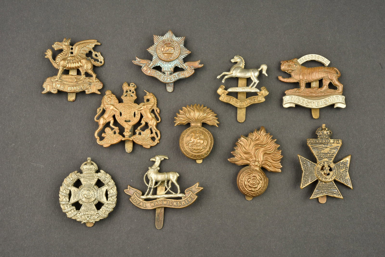 Lot de 10 insignes anglais d infanterie. Lot of 10 British infantry badges (1 of 2)