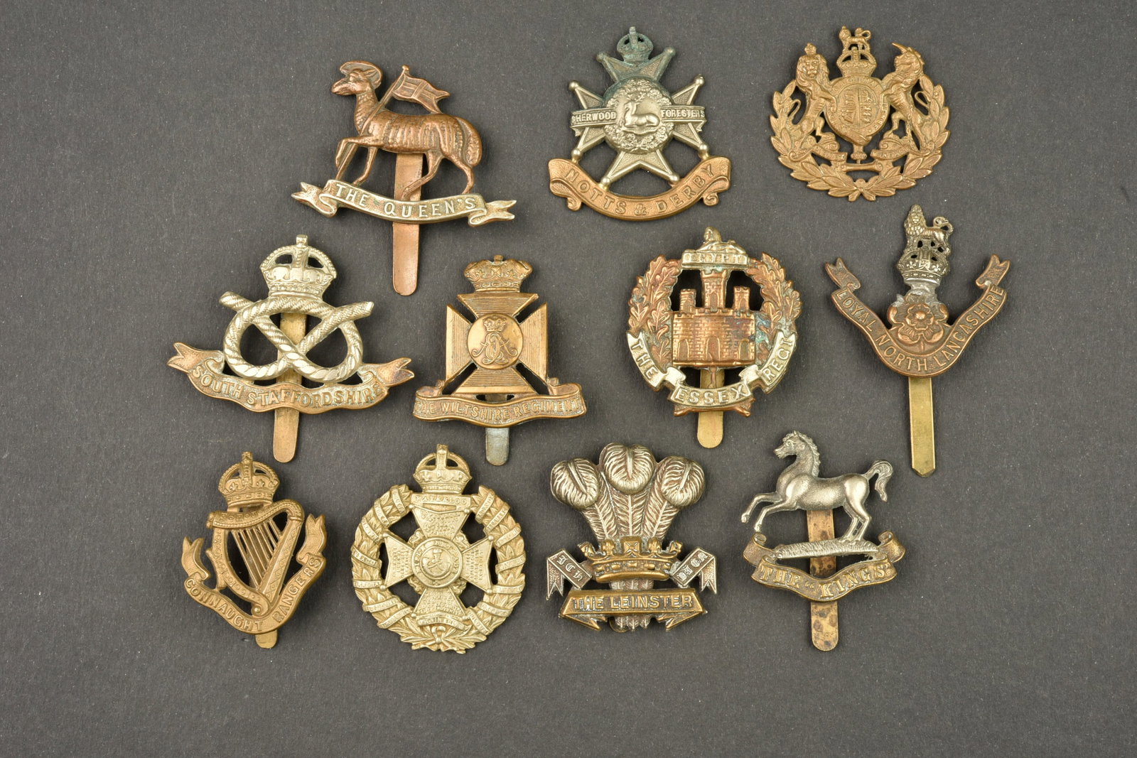 Lot de 10 insignes anglais. Lot of 10 British badges (1 of 2)