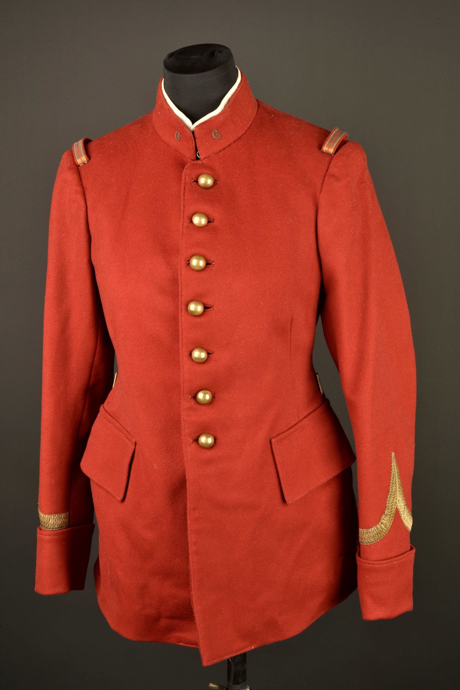 Vareuse du 6eme regiment de spahis algeriens. Service tunic of the 6th Algerian Spahis Regiment. (1 of 10)