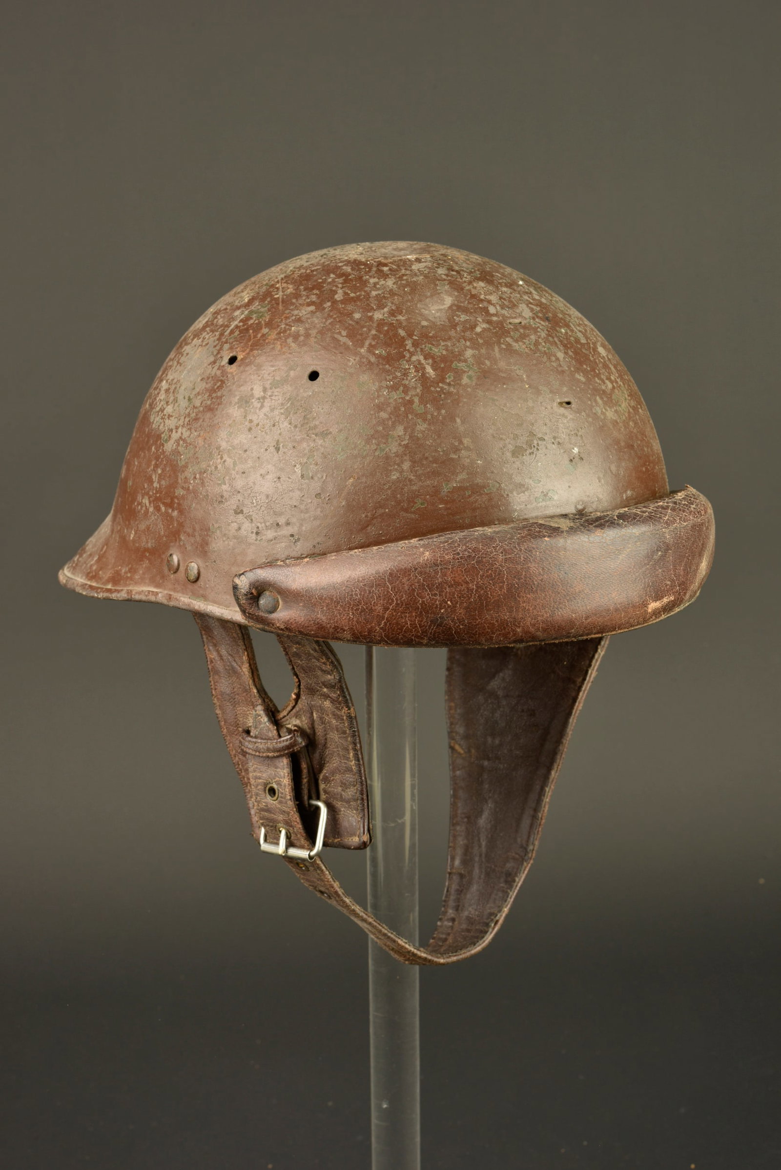 Casque Adrian motorise 35-37. Motorized troops Adrian helmet Model 1935-37. (1 of 7)