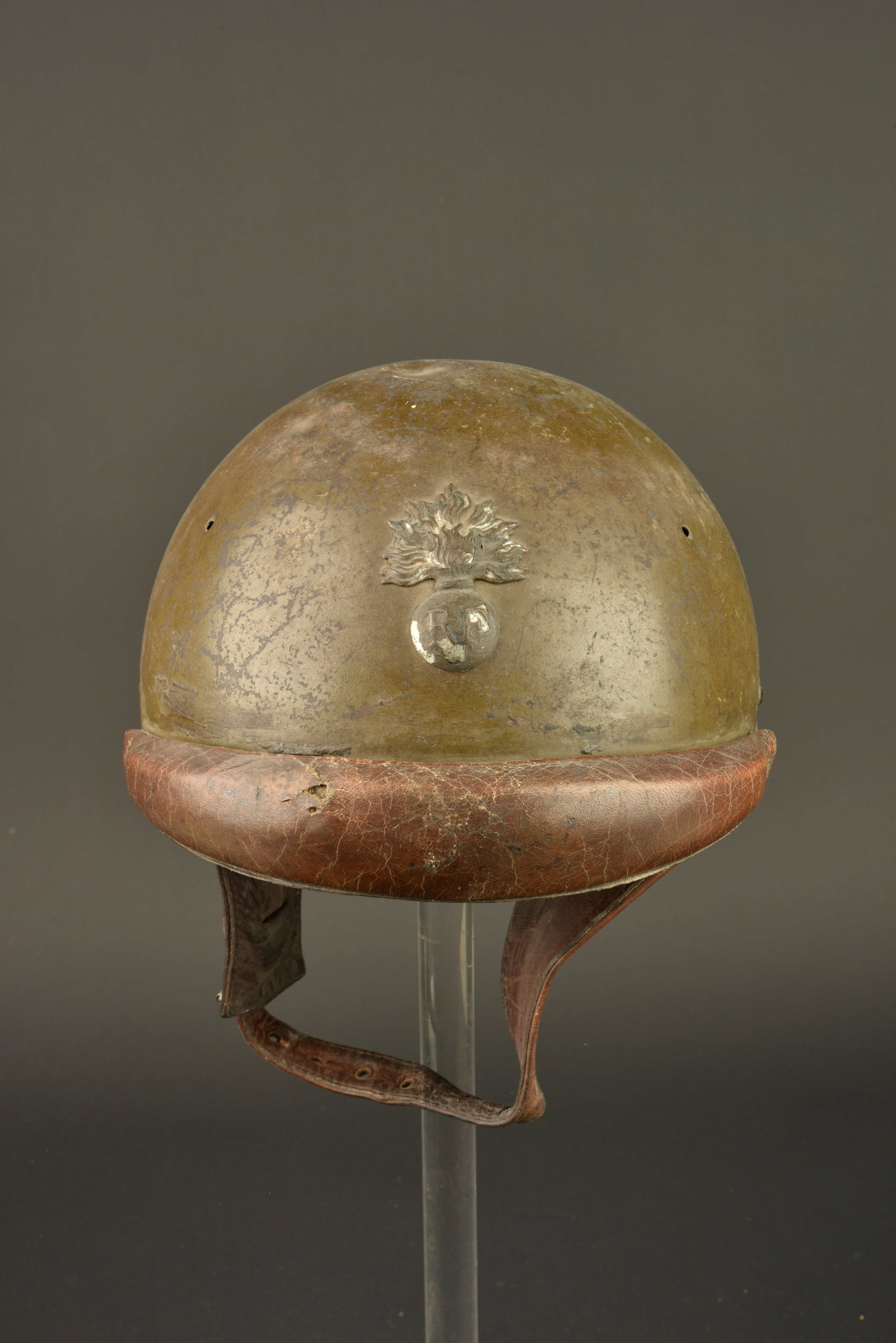 Casque Adrian motorise 35-37. Motorized troops Adrian helmet Model 1935-37. (1 of 9)