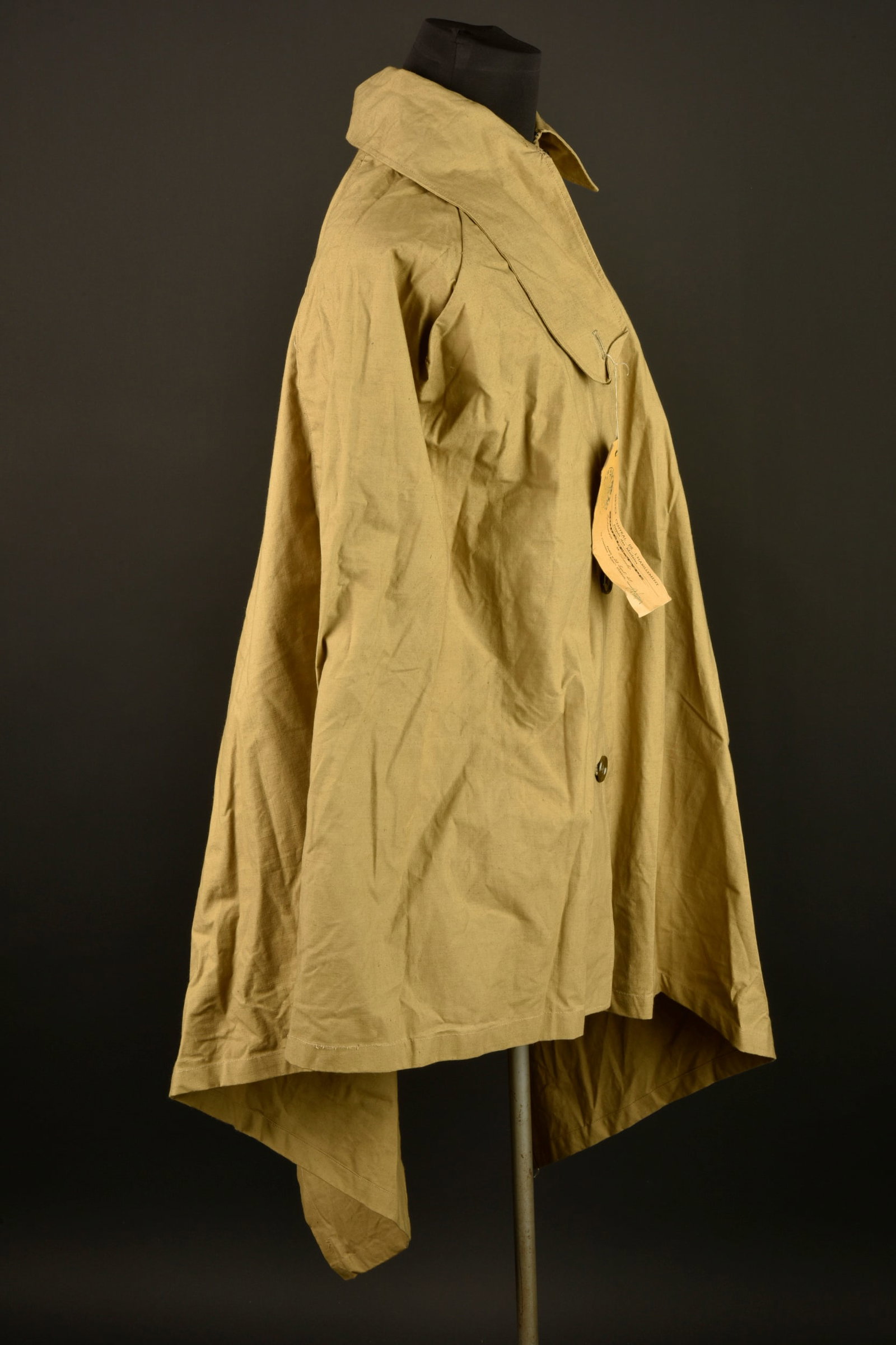 Poncho modele type. Poncho type model. - 3