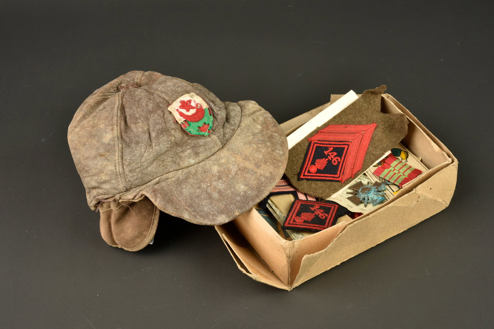 Souvenirs et prises de guerre du soldat Roux. Souvenirs and battlefield captures belonging to (1 of 9)