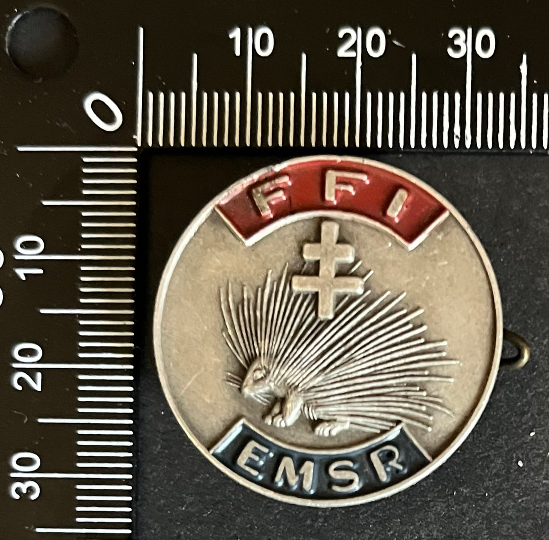FRANCE Dpt69 INSIGNES FFI. France FFI insignia Department 69: Insigne 4eme EMSR Prevote Regionale FFI 30 5 mm (tirage 208) Augis Alu peint Ref Dictionnaire d identication des Insignes de la Resistance Francaise (ed 2026 - Roland Gerdil). 4th EMSR Regional Provos