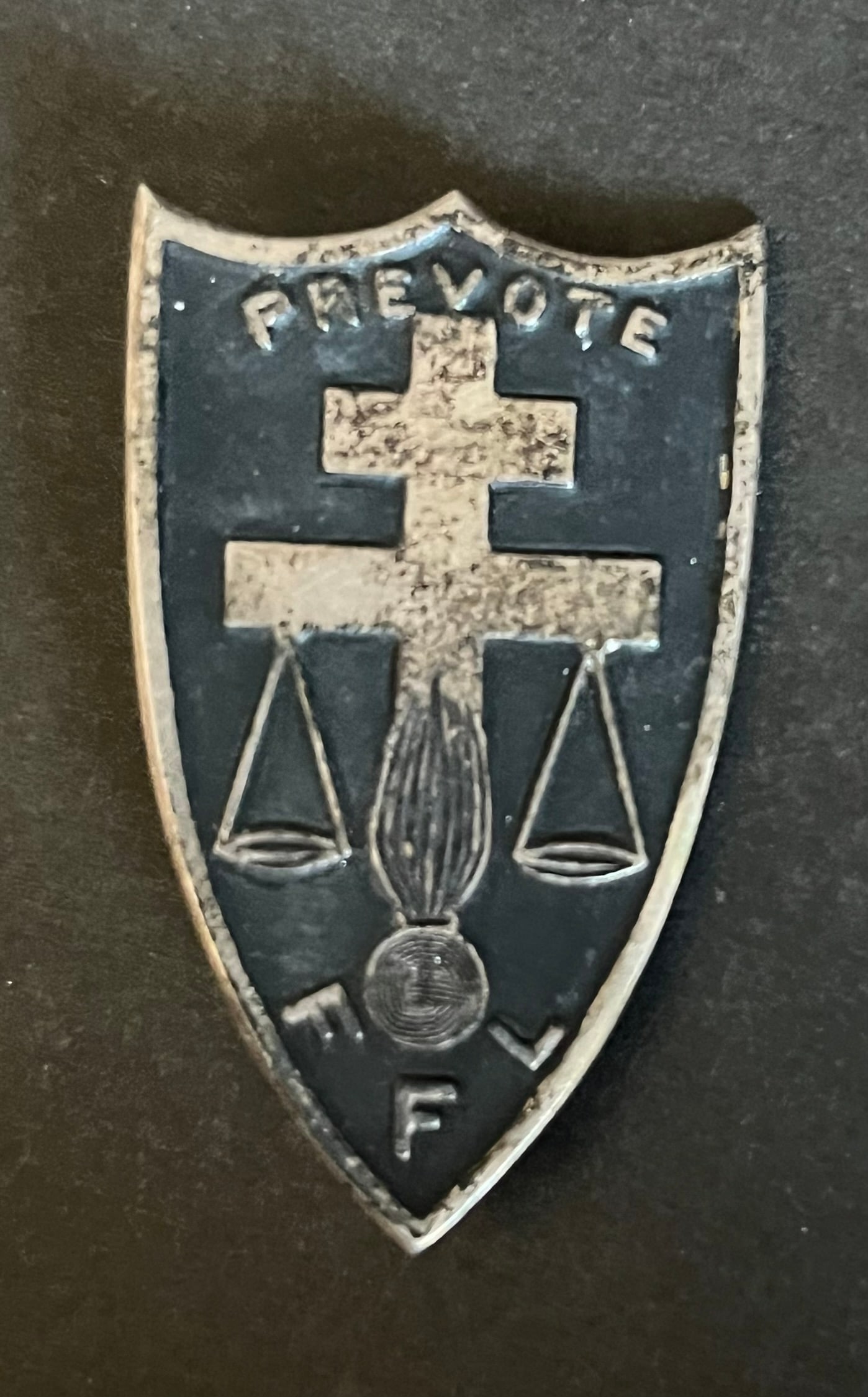 FRANCE LEVANT CAP F MARDAM BEY. France Levant Captain F Mardam Bey: Souvenirs du Capitaine Fouad MARDAM BEY recueillis en 1987. Insigne de la Prevote FFL 45 x 27 mm fabrication locale du Levant argent peint non poinconne. Captain Fouad Mardam Bey memorabilia collected
