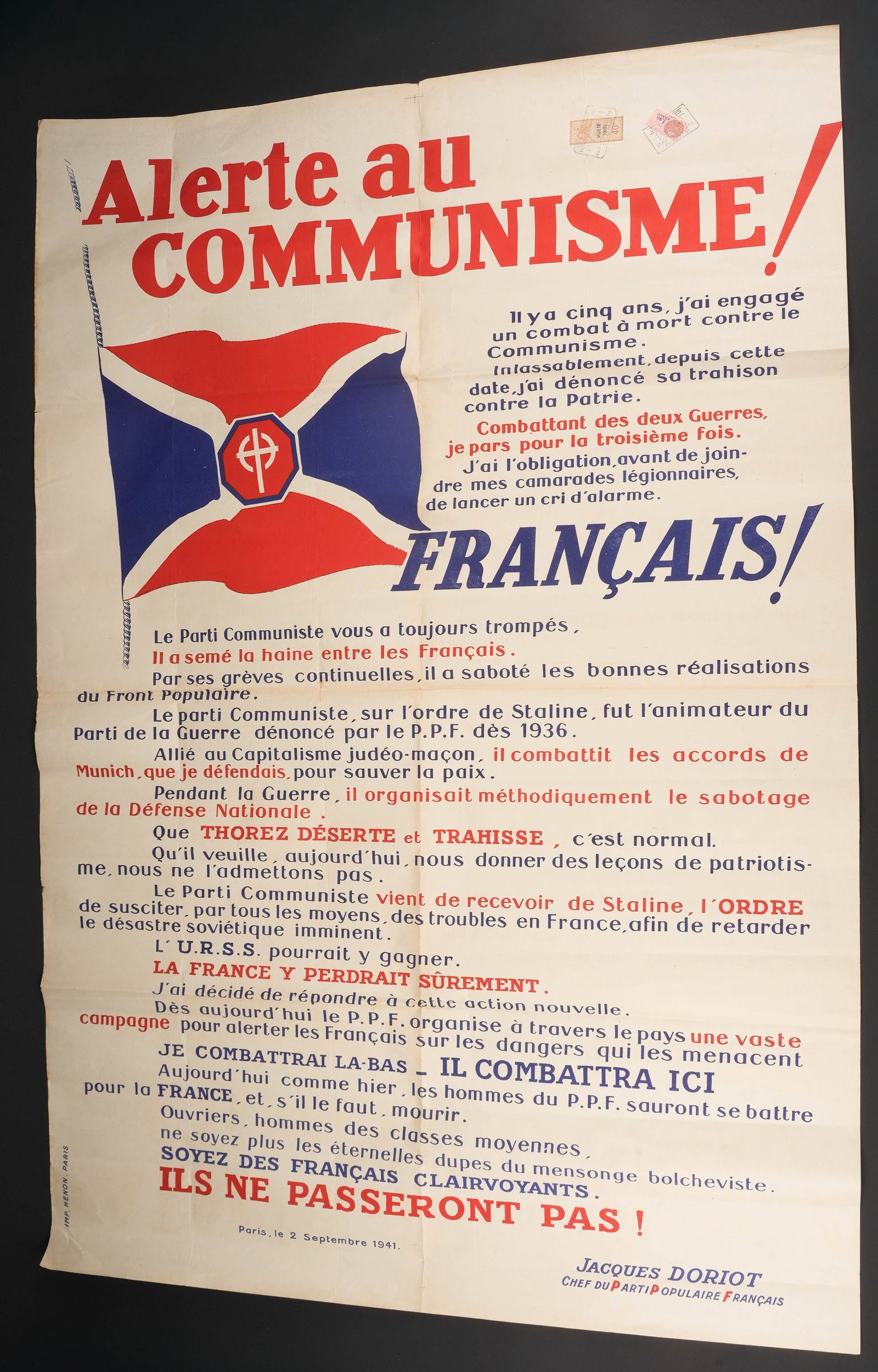 Alerte au communisme. Alert against communism.: Alerte au Communisme. En papier et en couleur, texte en francais. Discours de Jacques Doriot. Imp Henon Paris. Dimensions 80 x 120 cm. A noter une certaine usure et patine de la piece, ainsi que