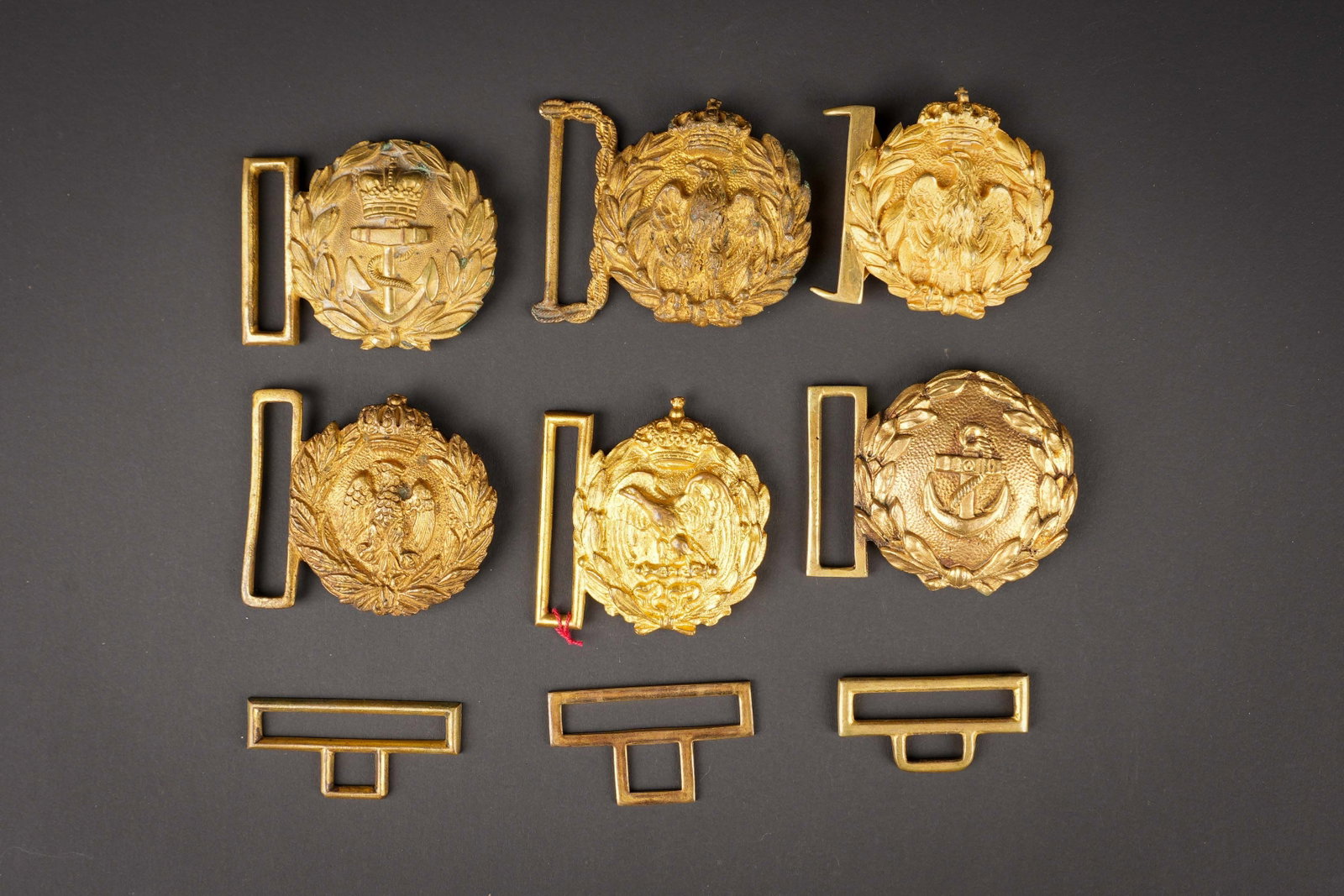 6 boucles armee italiennes. 6 Italian Army buckles. (1 of 2)