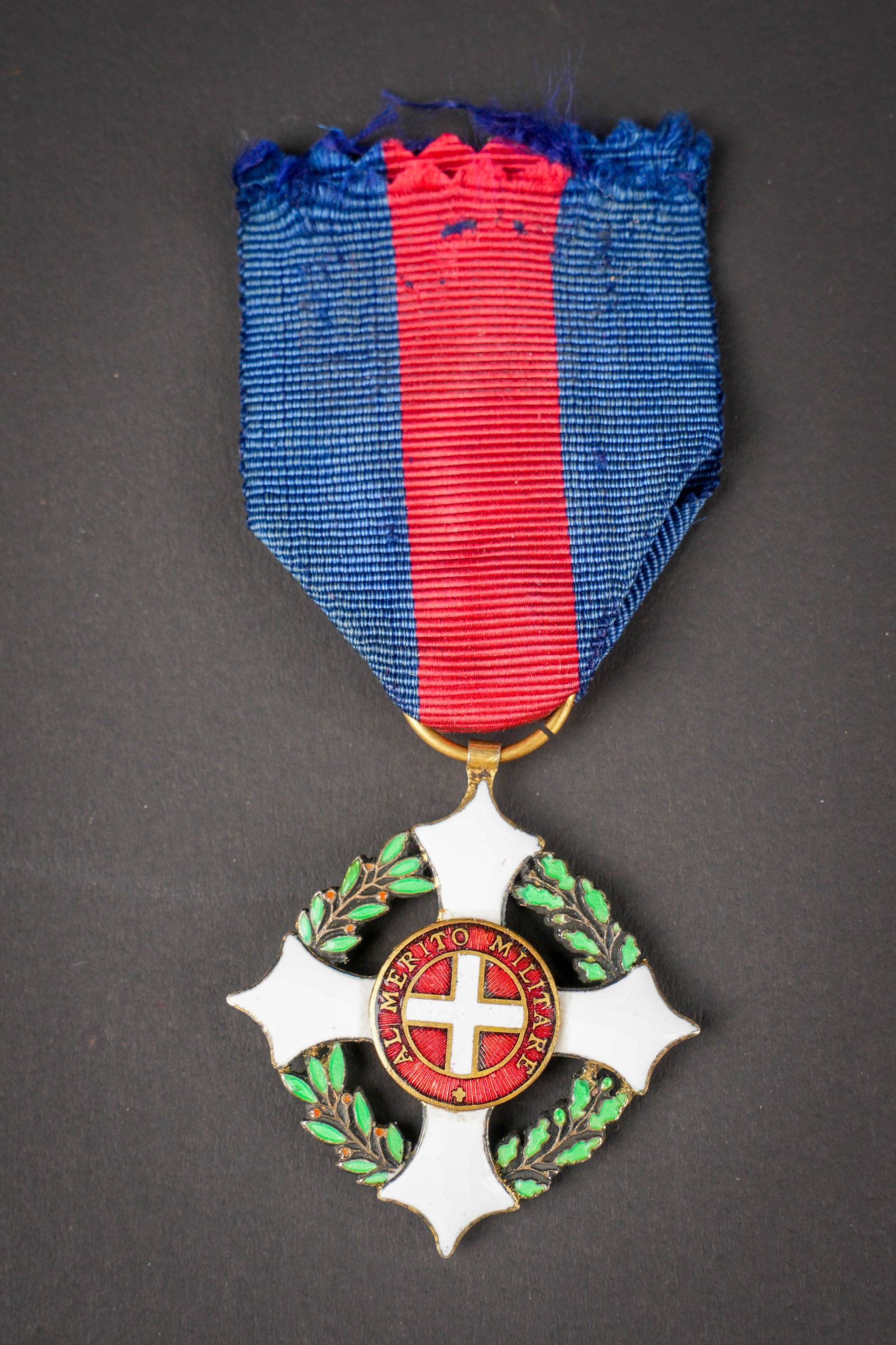 Croix de Chevalier de la Valeur au Merite Militaire. Knight?s Cross of Military Merit and Valour. (1 of 4)