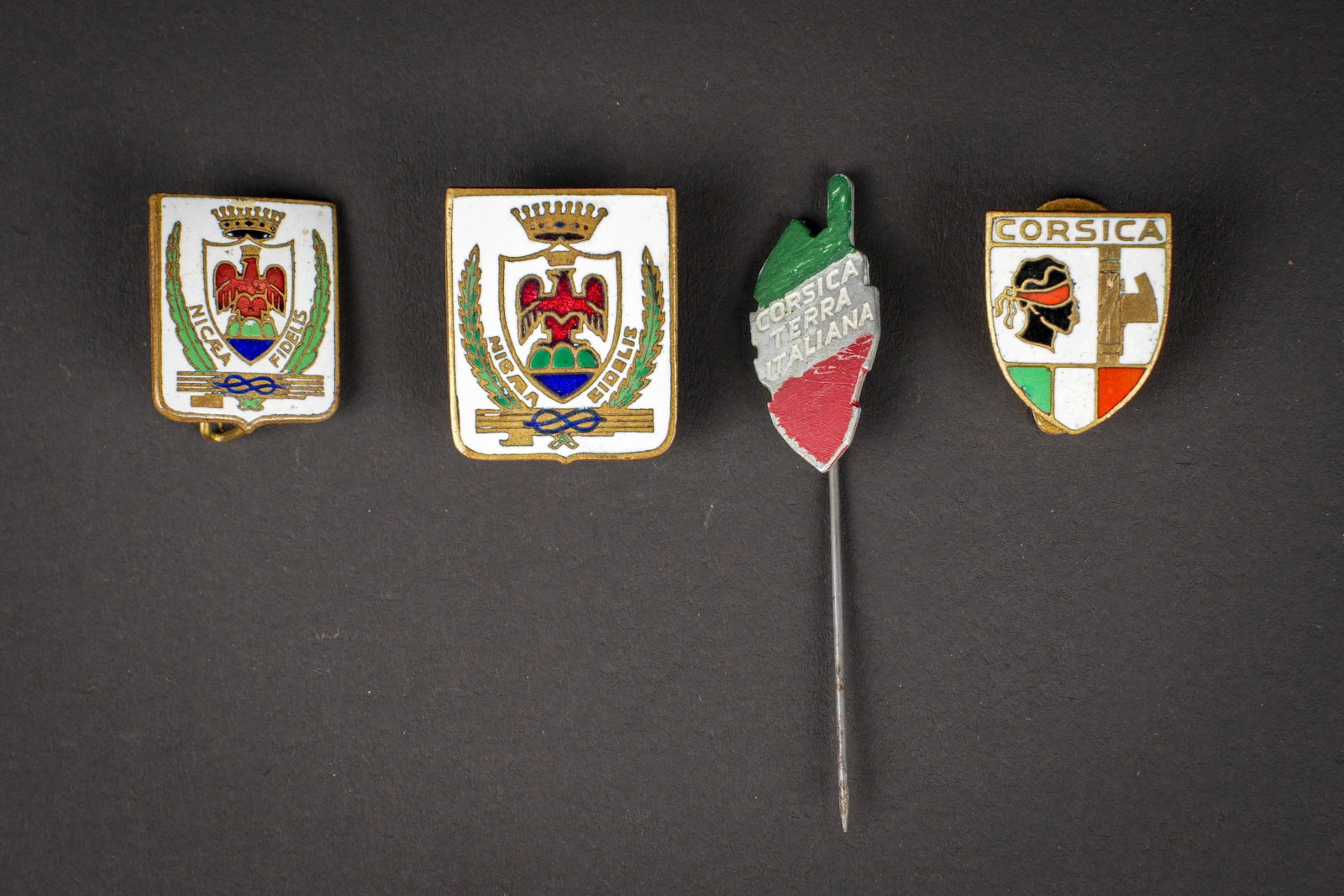 Insignes italien. Italian insignia. (1 of 2)