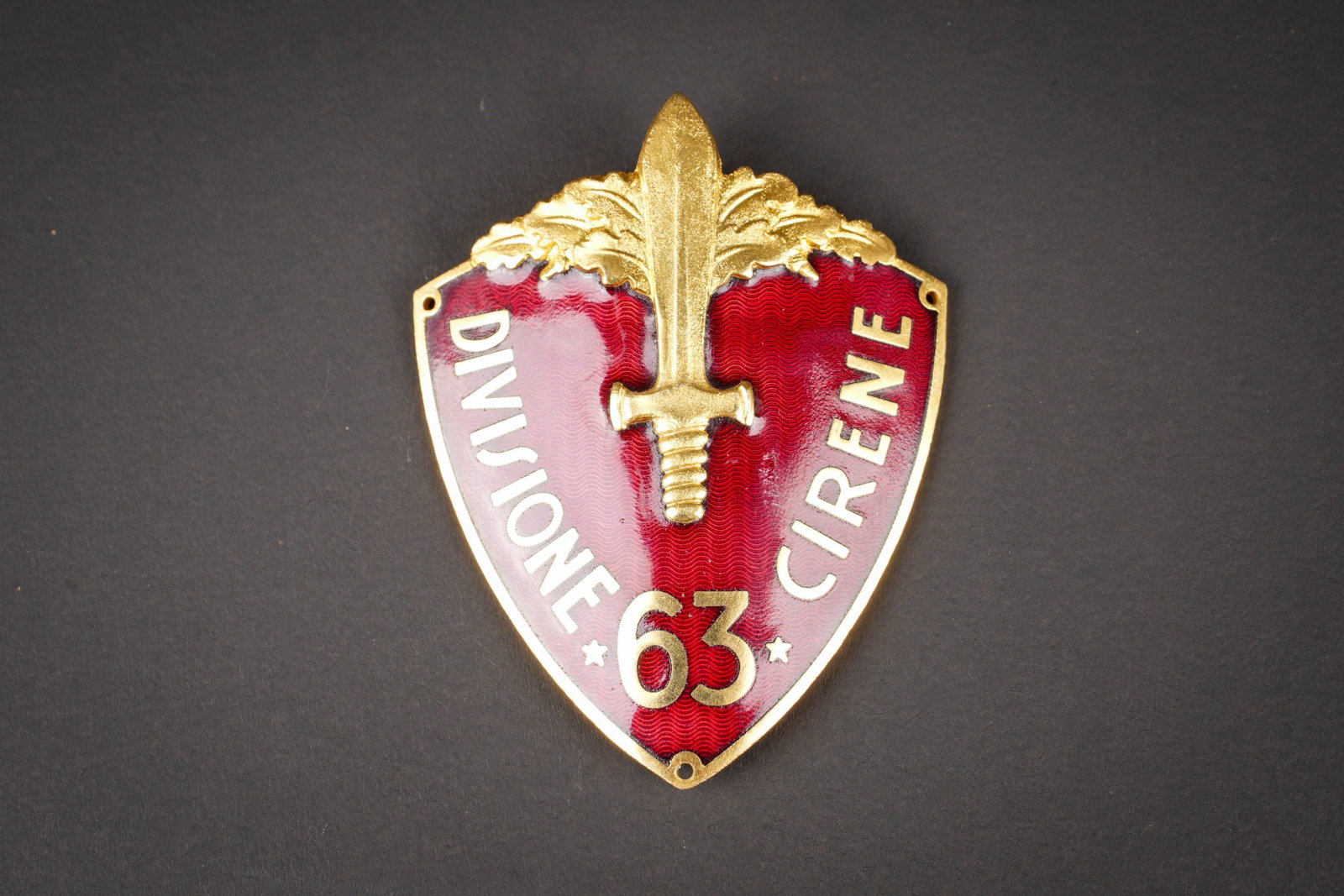 Insigne de la 63eme DI italienne. Insignia of the Italian 63rd Infantry Division. (1 of 2)