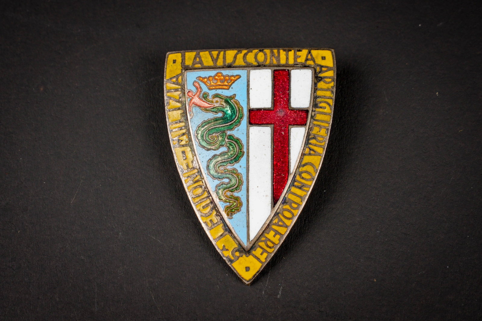 Medaille 5eme Legion de la Milice d Artillerie anti aerienne. Medal of the 5th Legion of the (1 of 2)