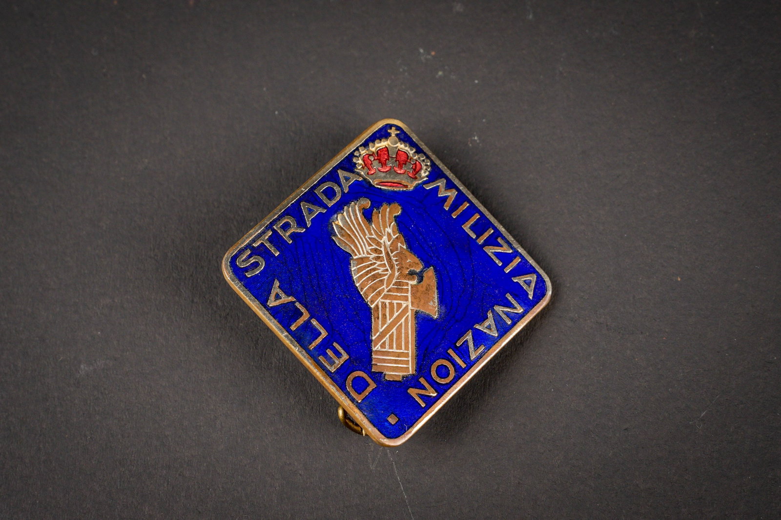 Insigne MILIZIA DELLA STRADA CC.NN. MVSN. MILIZIA DELLA STRADA CC.NN. MVSN insignia. (1 of 2)