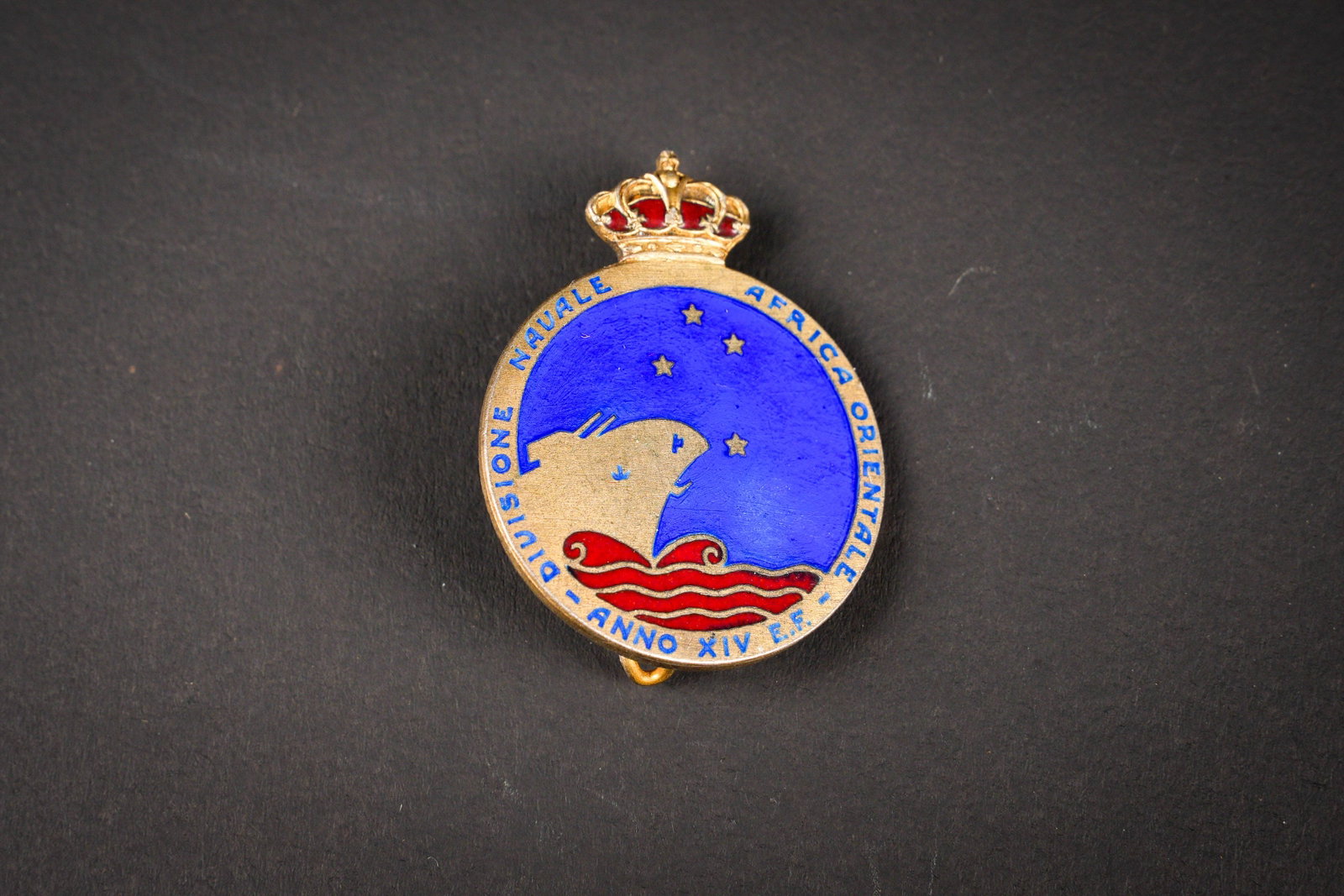 DISTINTIVO DIVISIONE NAVALE AOI AFRICA ORIENTALE ITALIANA. (1 of 2)