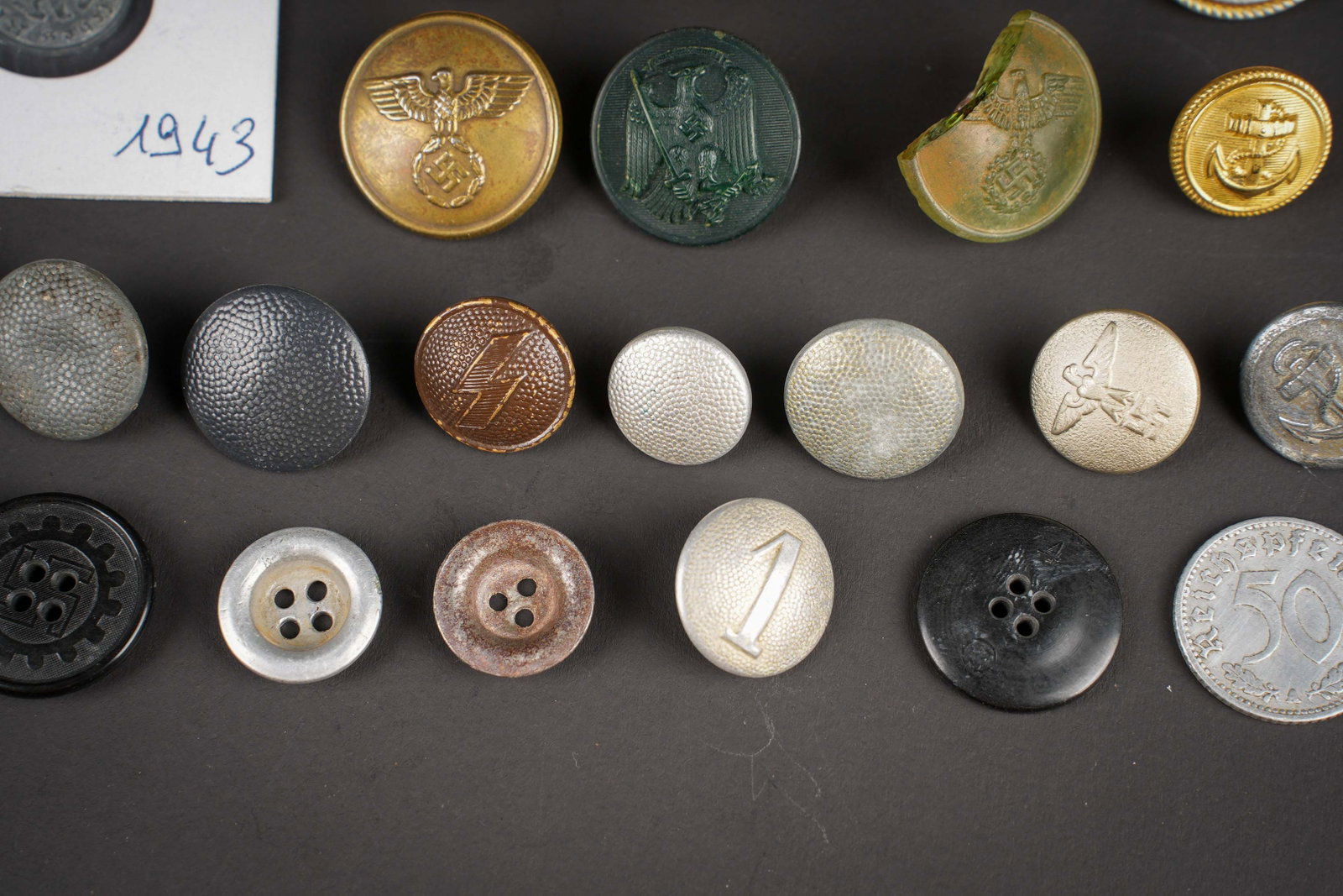 Boutons allemand. German buttons. - 6