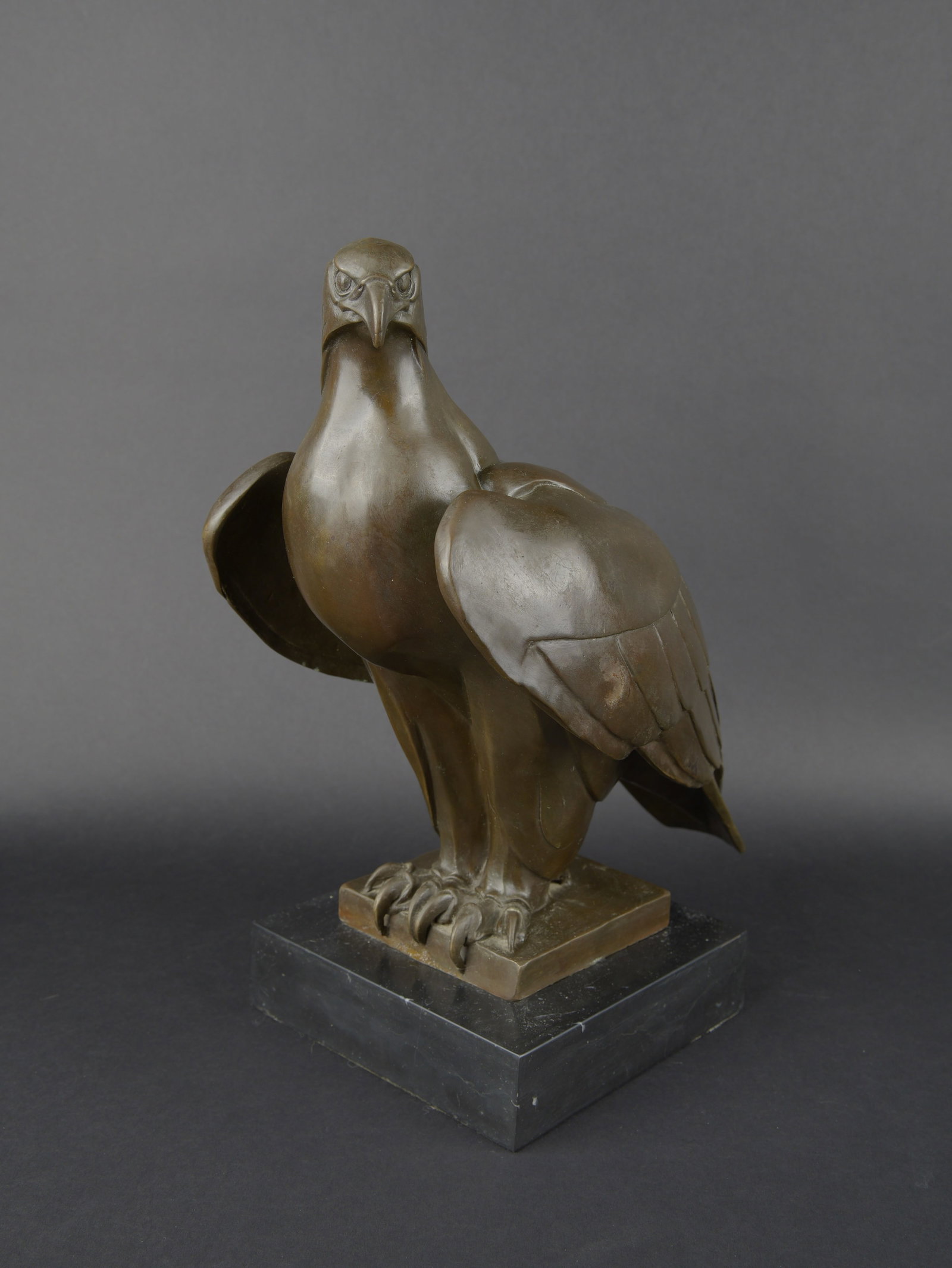 Aigle en bronze. Bronze eagle. (1 of 7)