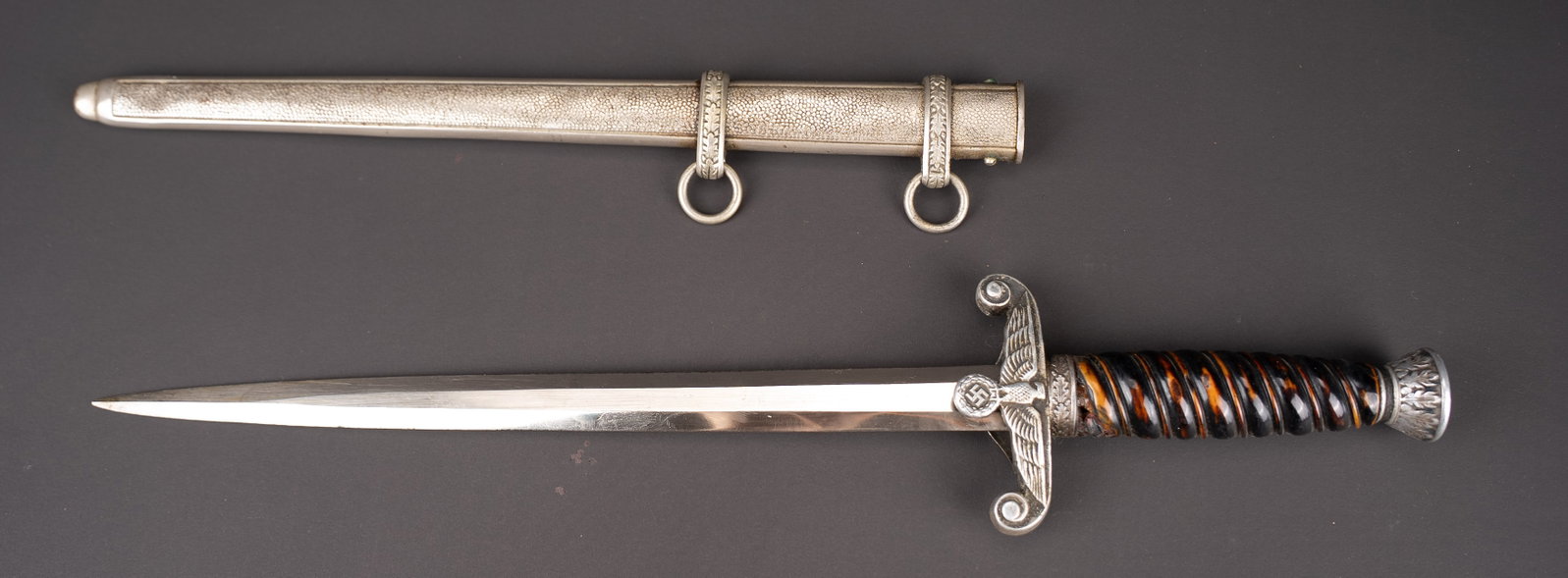 Dague de la Heer. German Dagger. (1 of 3)