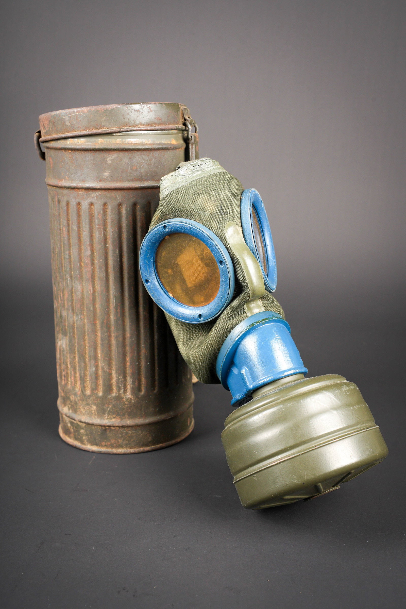 Masque anti-gaz allemand. German Gas Mask. (1 of 17)