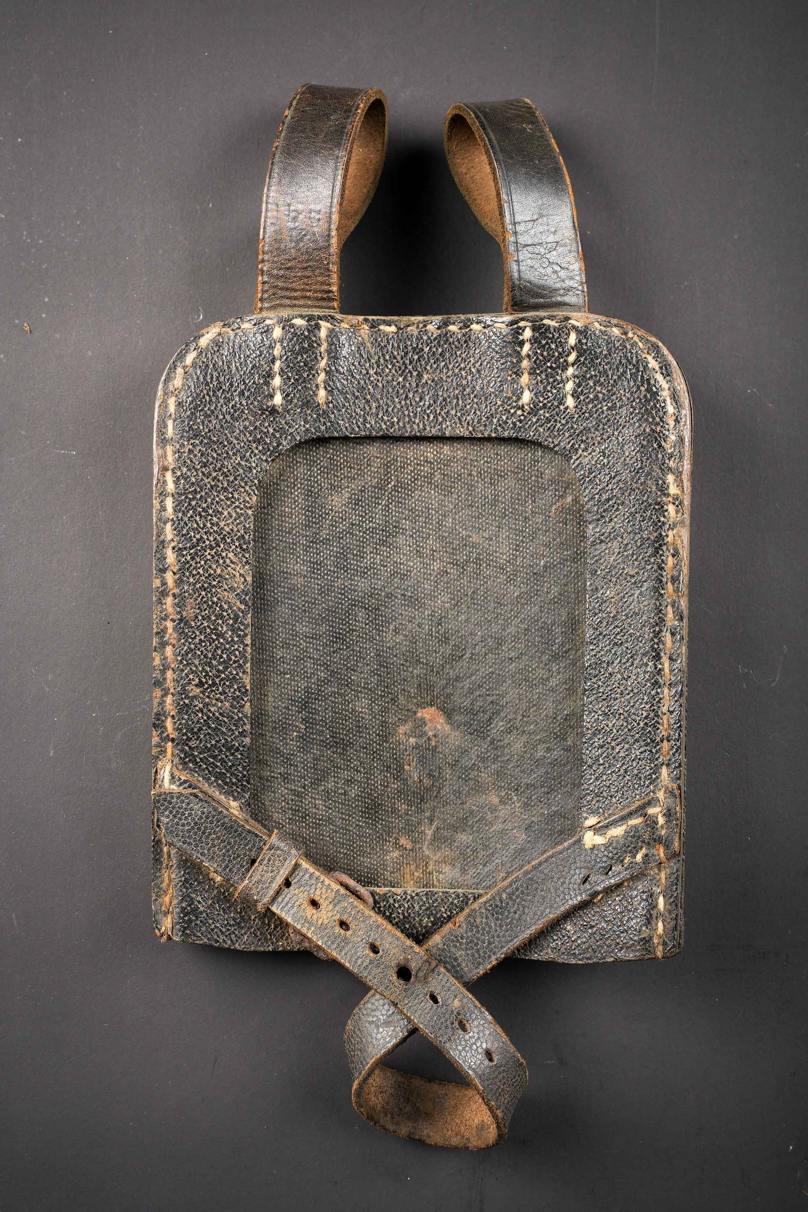 Housse de pelle droite. Straight shovel cover. (1 of 4)