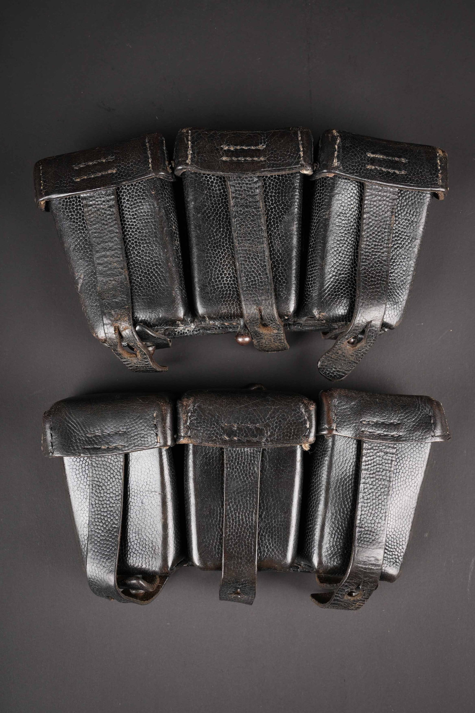 Cartouchieres de Mauser 98K. German Mauser ammunition pouches. (1 of 6)