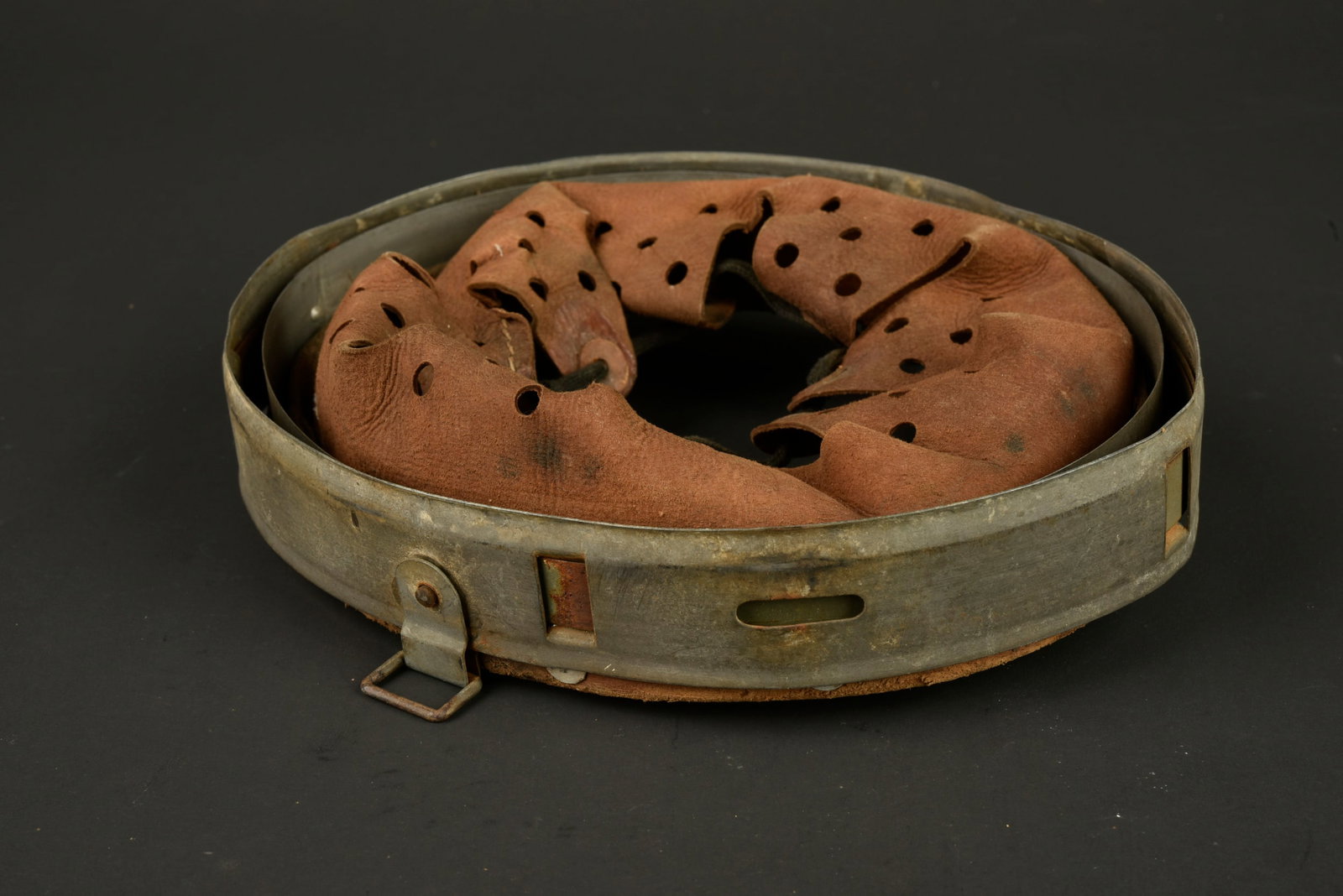 Coiffe de casque allemand. German helmet liner. (1 of 7)