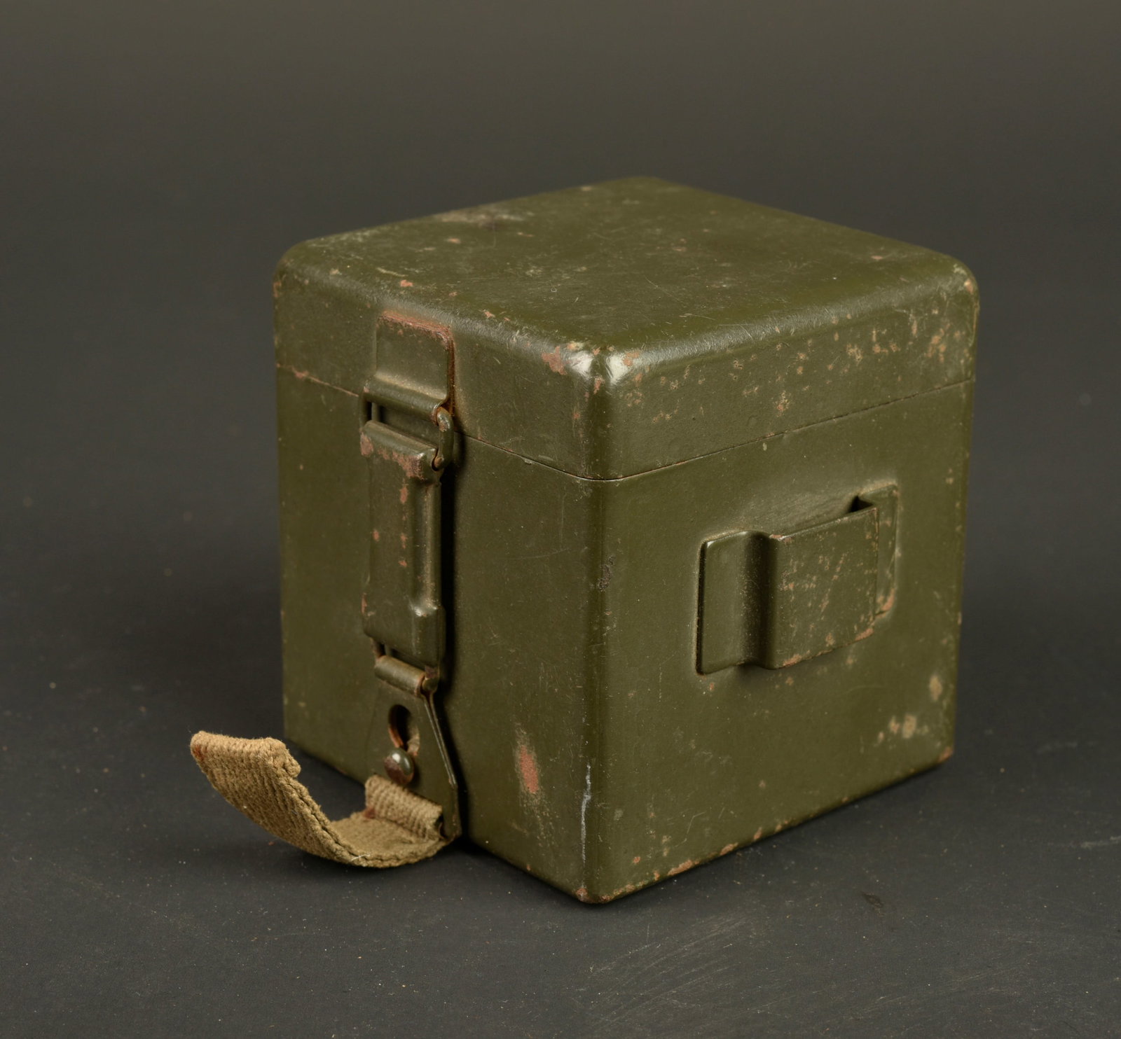 Boitier a pile MG. MG ammunition box. (1 of 5)