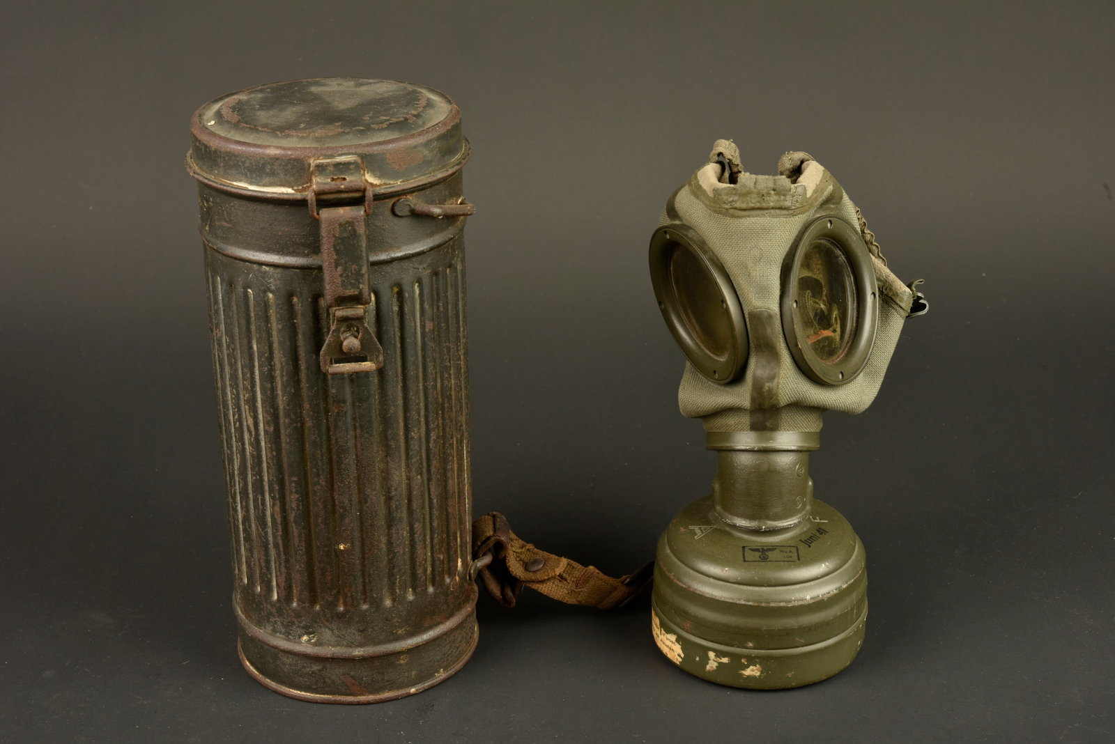 Masque anti-gaz allemand. German gas mask (1 of 10)