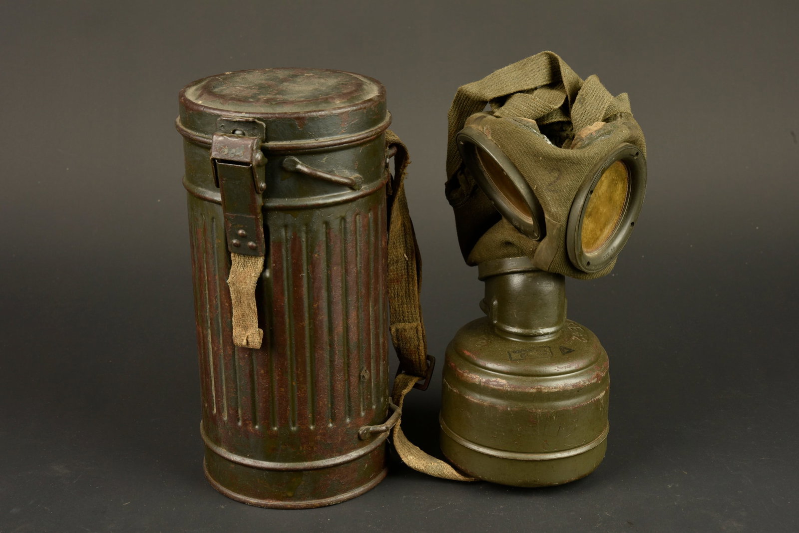 Masque anti-gaz allemand. German gas mask (1 of 9)