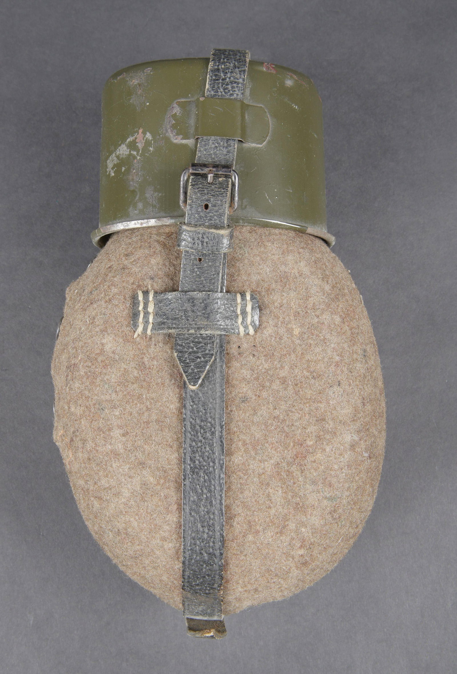 Gourde WH. German water bottel (1 of 5)
