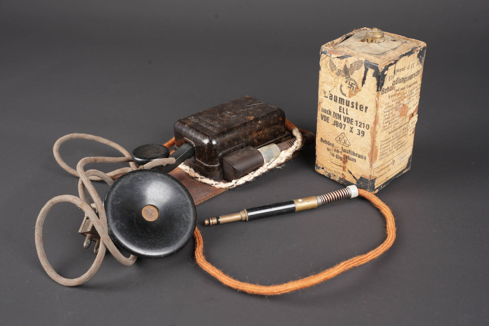 Accessoires radio allemand. German radio accessories. (1 of 11)