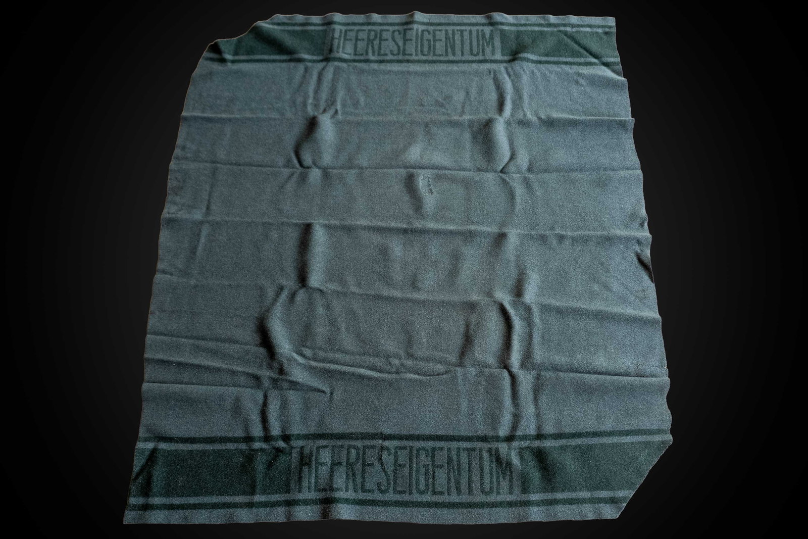 Couverture de la Heer. German Heer blanket. (1 of 9)