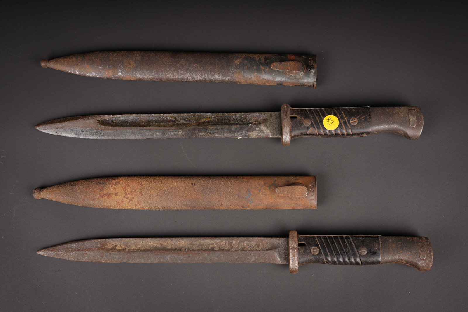 Lot de 2 baonnettes 98K. Lot of 2 Mauser 98K bayonets. (1 of 8)