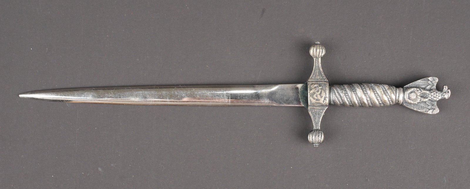 Miniature de dague KM. German Kriegsmarine miniature dagger. (1 of 4)