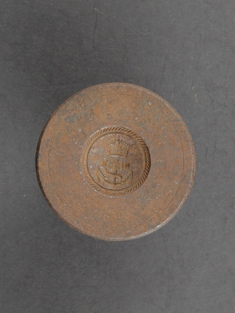Matrice femelle pour boutons de la Kriegsmarine. Female die for Kriegsmarine buttons. (1 of 3)