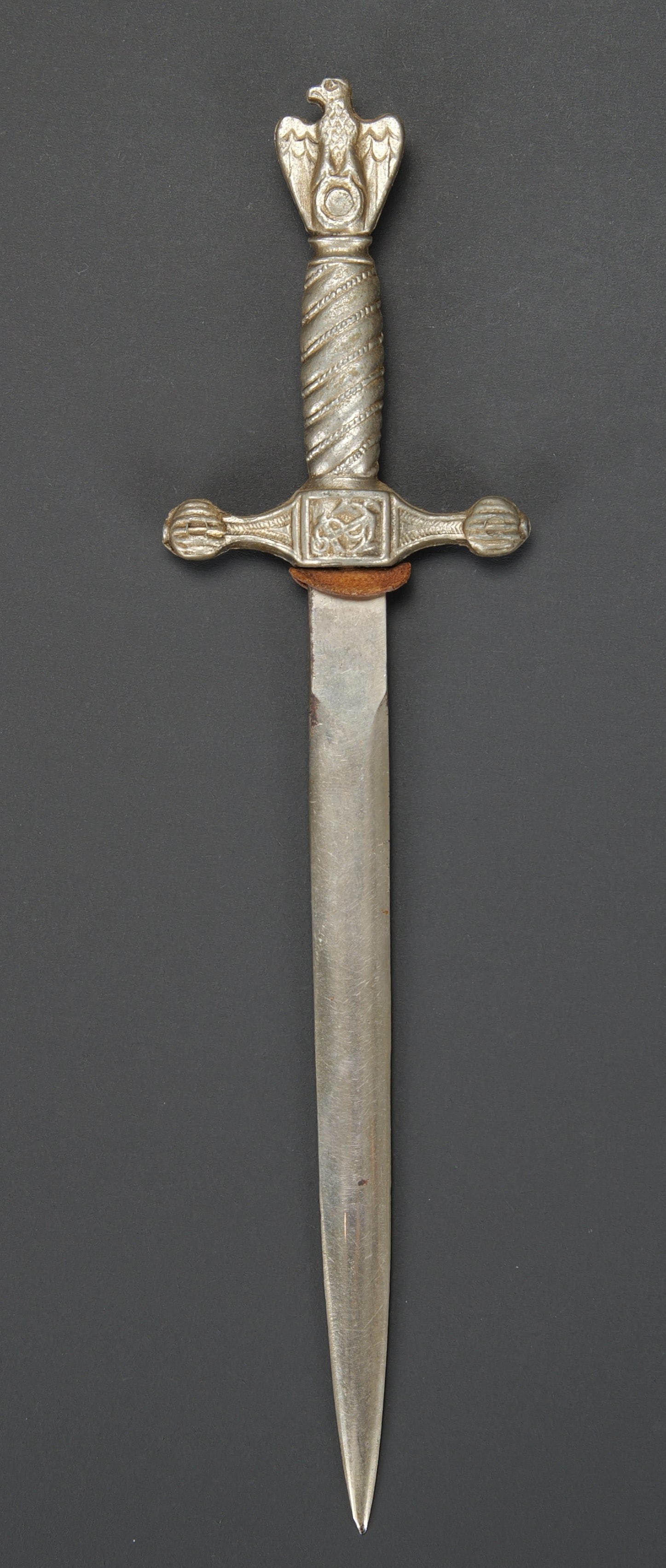 Miniature de dague Kriegsmarine. German Kriegsmarine miniature dagger. (1 of 4)