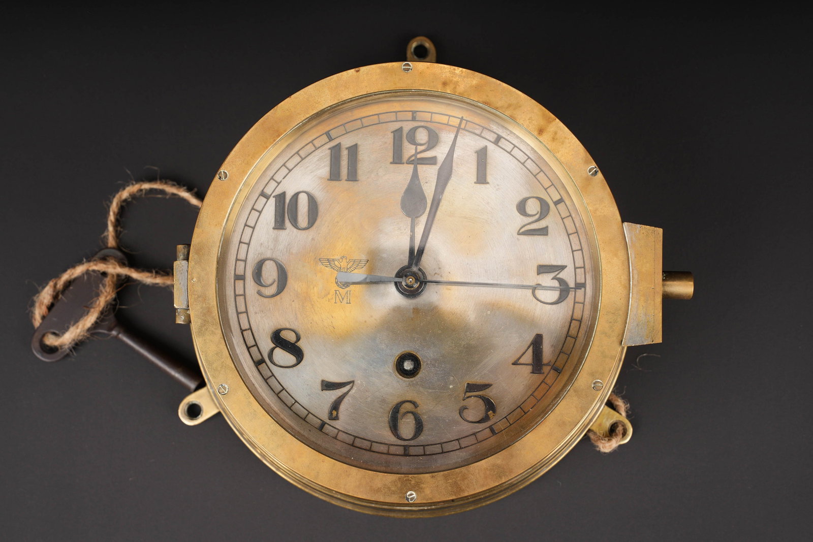 Montre de bord Kriegsmarine. Kriegsmarine ship?s clock. (1 of 10)