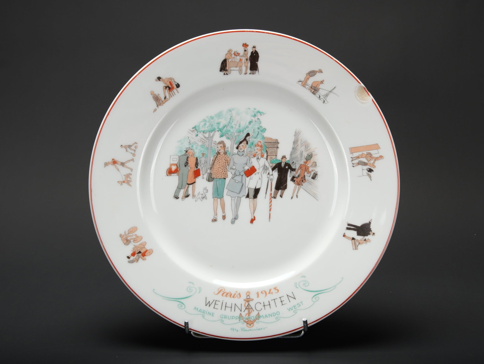 Assiette Kriegsmarine Paris. German Paris plate.: Assiette Kriegsmarine Paris. En porcelaine blanche. Lisere rouge faisant le tour de l assiette. Decors d une promenade sur les Champs Elysees. Les decors ont un peu perdu de leurs couleurs. Marquages 