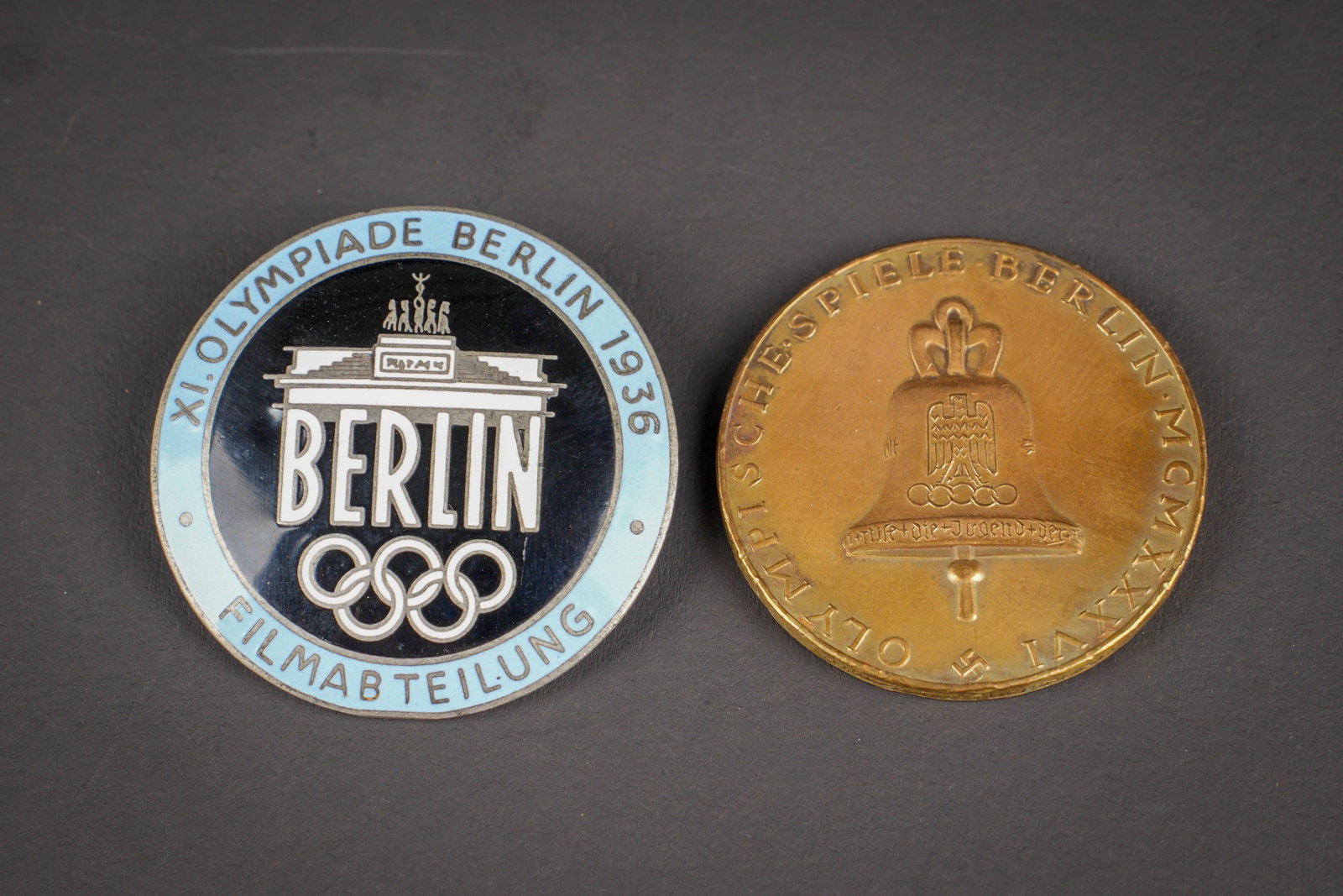 Insignes des Jeux Olympique. 1936 Olympic Games insignia. (1 of 2)