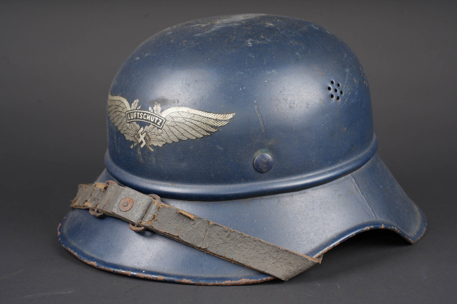 Casque Luftschutz. German Luftschutz helmet. (1 of 9)