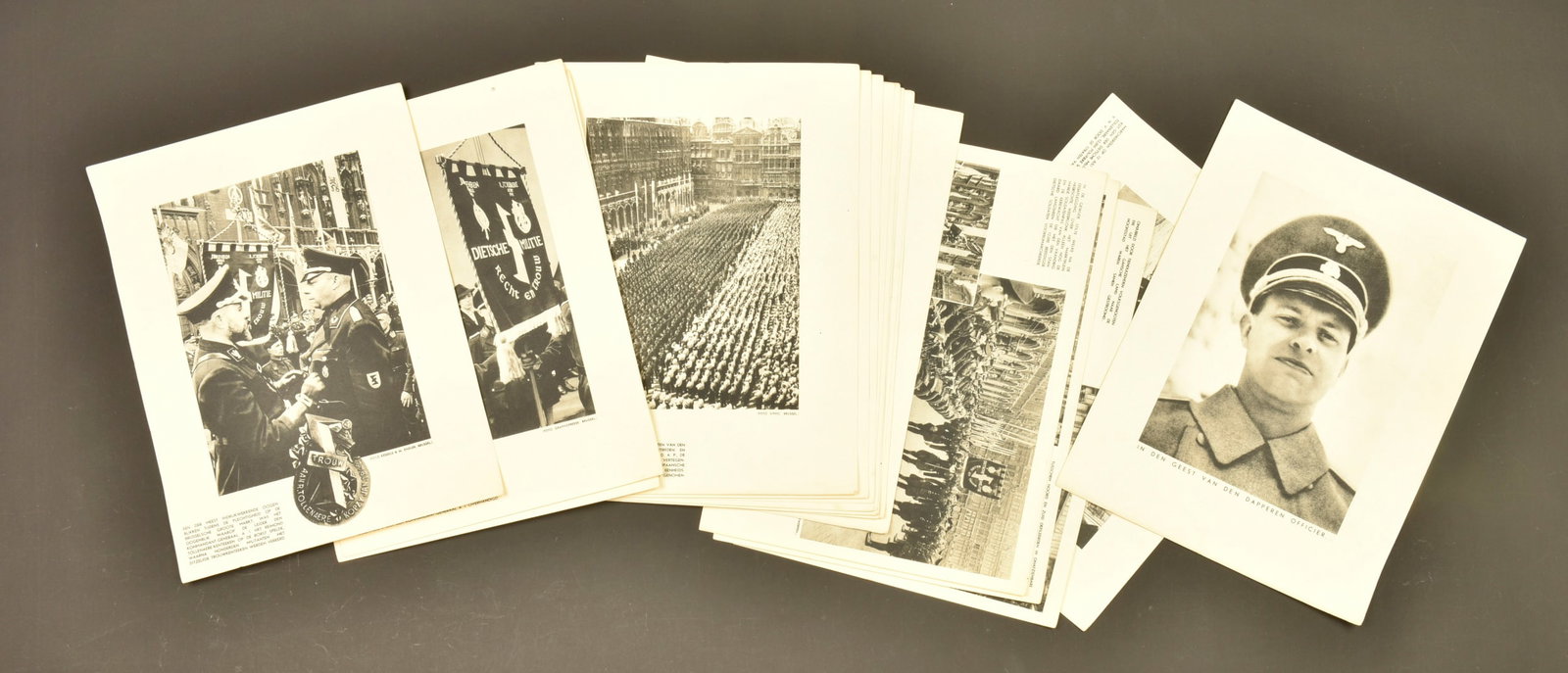 VNV Bruxelles. VNV Brussels.: VNV Bruxelles. 18 planches originales representant le parti collaborationniste flamand a Bruxelles. A noter une certaine usure et patine des pieces, ainsi que quelques taches. Etat II+. VNV Brussels.