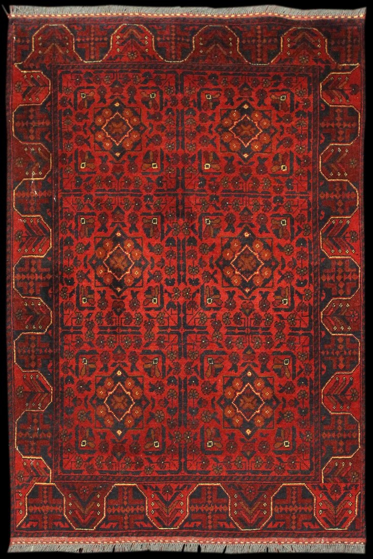 NEW 4' 10" x 3' 5" Pakistani Khan Mohammed: NEW 4' 10" x 3' 5" Pakistani Khan Mohammed throw rug. A very nice example, imported by Fine Estate.