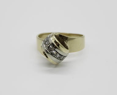 14K Ladies Loop Two Tone Ring, Diamonds: ----DESCRIPTION---- A Beautiful Ladies 14K two tone Ring with clustered diamonds embedded in a two tone loop design in immaculate condition size 6 -----DETAIL----- BRAND// 