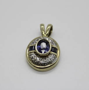 14K Saphire Diamond pendant: ----DESCRIPTION---- A gorgeous 14K Sapphire & Diamond pendant in excellent condition ----DETAILS---- Total Carat Weight:Main Stone Treatment:NO HEAT, Not Enhanced Secondary Stone:DiamondCenter