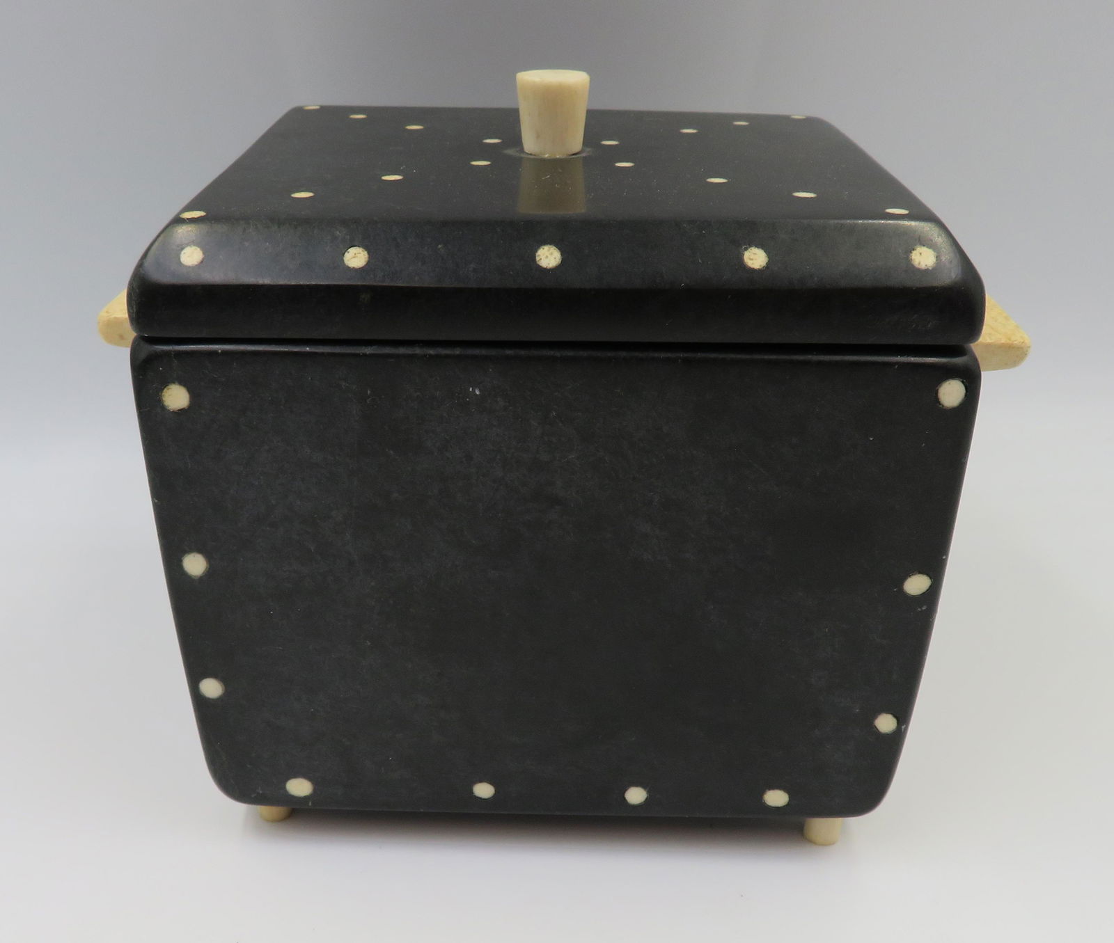 Indigenous Canadian soapstone covered cooking vessel (1 of 3)