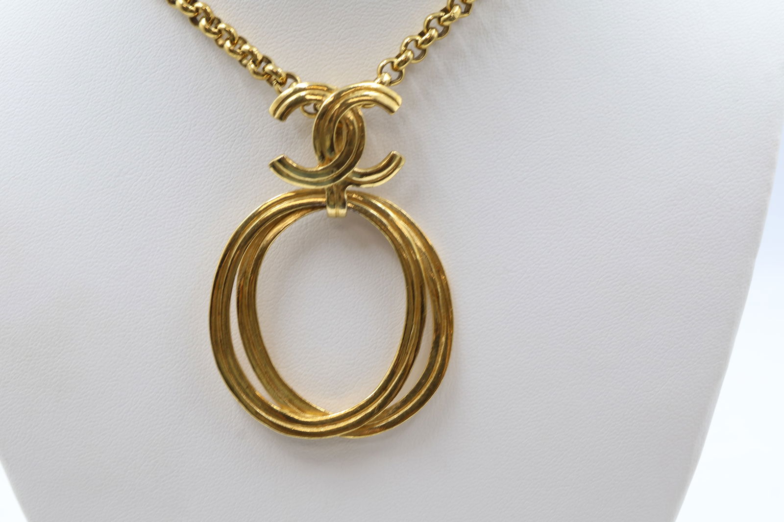 Chanel Gold Tone Necklace (1 of 3)