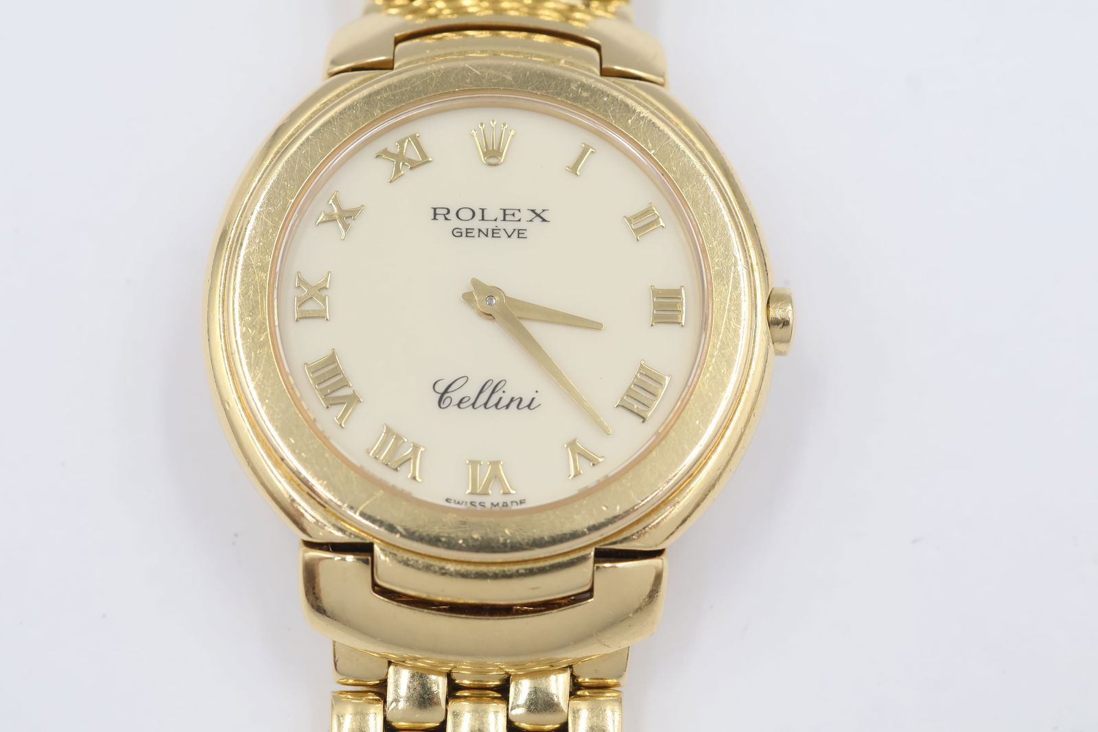 Rolex Cellini Ladies' 18k Gold Dress Watch 35mm: Rolex Cellini ladies' dress watch in gold. 35mm case. Roman numeral dial.